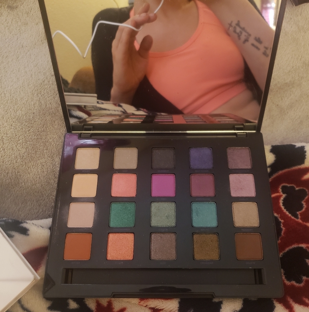 Urban Decay Vice 4 Eyeshadow Palette NEW/UNUSED